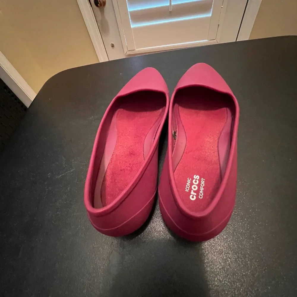 Crocs eve pointed toe rubber ballet flat  size 7 purple
